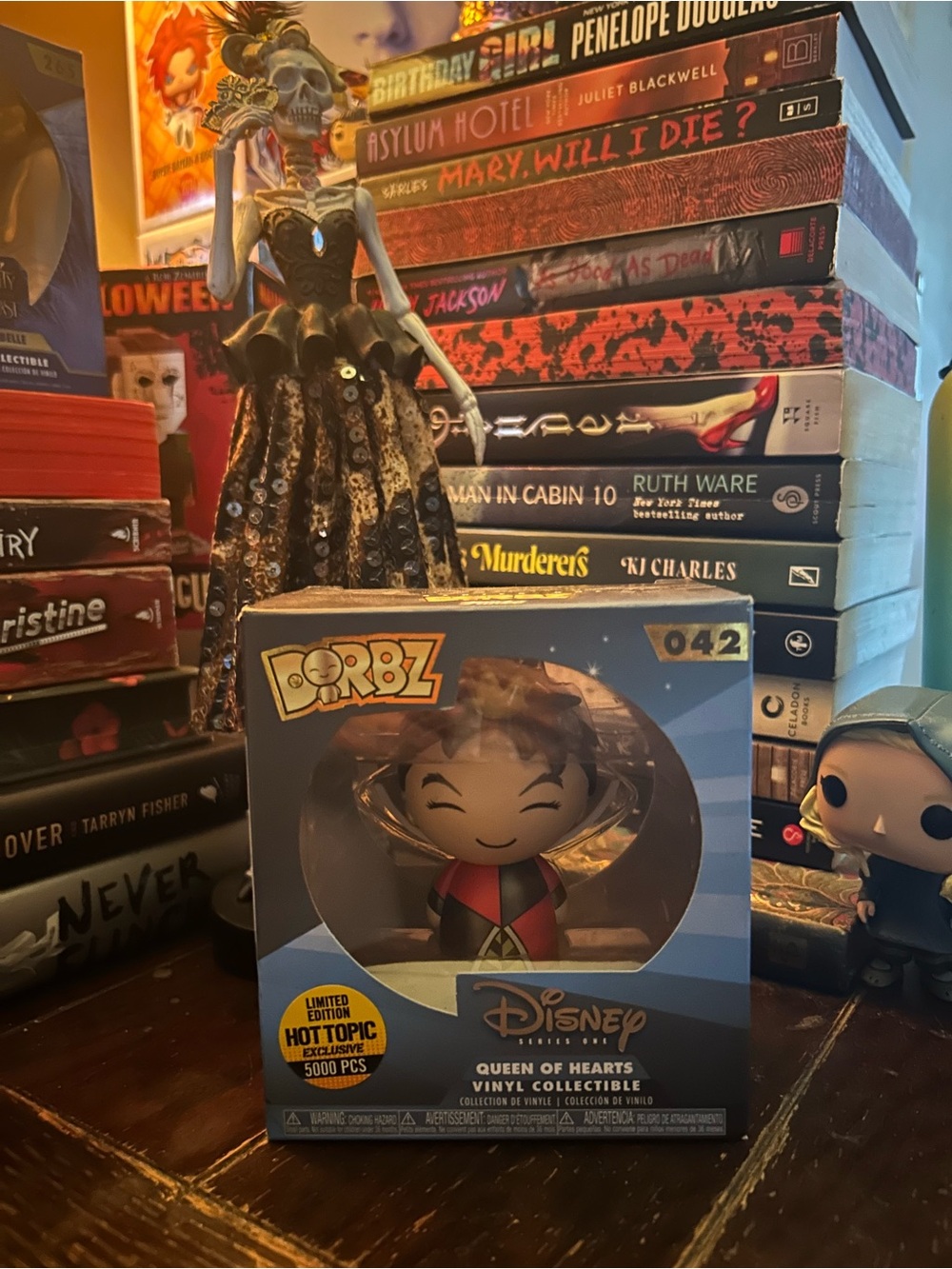Disney Queen of Hearts Dorbz Vinyl Figure - Blue Box (Limited Hot Topic Edition)